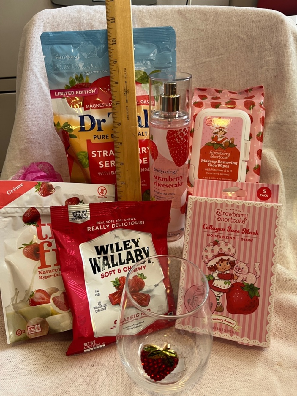 Strawberry-Themed Gift Bundle with Dr Teal's Epsom Salt - Picture 2 of 8